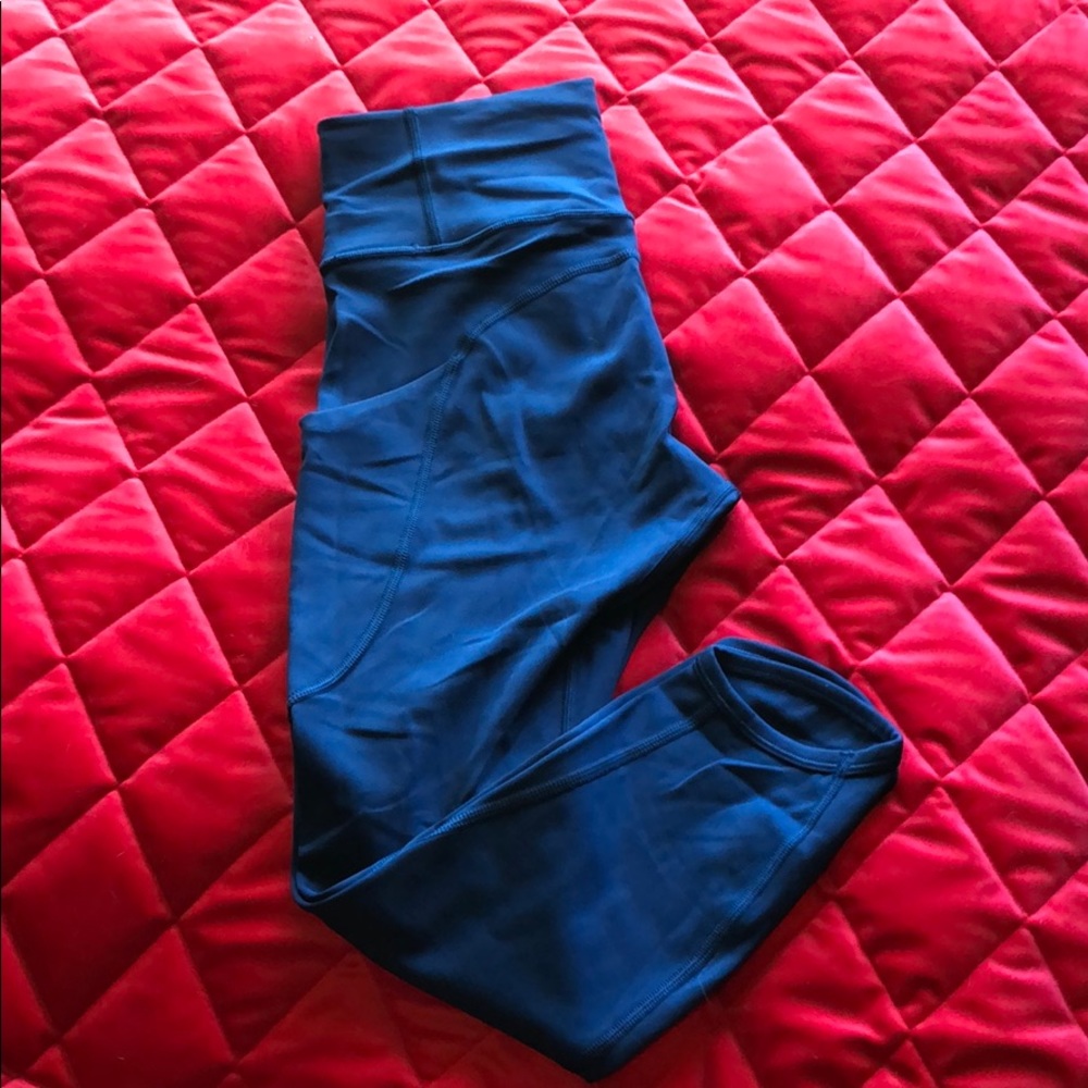 Athleta cropped leggings. NWOT! Turquoise. XS.
